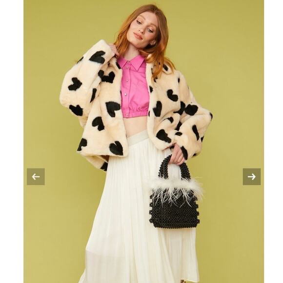 Jayley Lola Love Faux Fur Cropped Jacket Heart Pattern Cream Black- Size Sm/Med - Picture 5 of 14